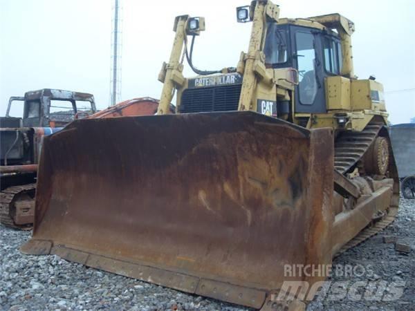 CAT D 9 R Buldozer sobre oruga