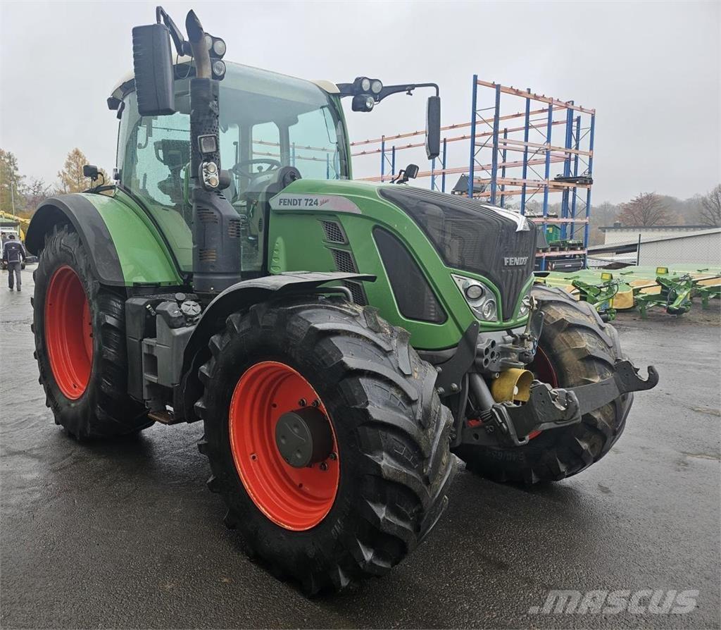Fendt 724 Vario Tractores