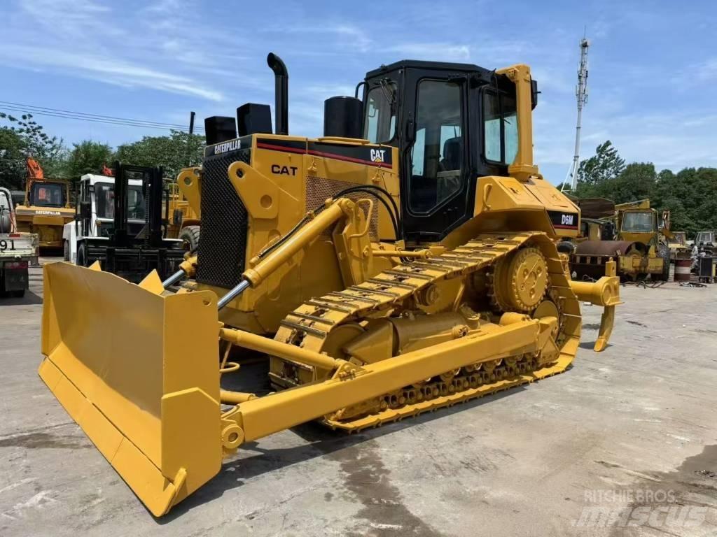 CAT D 6 M Buldozer sobre oruga