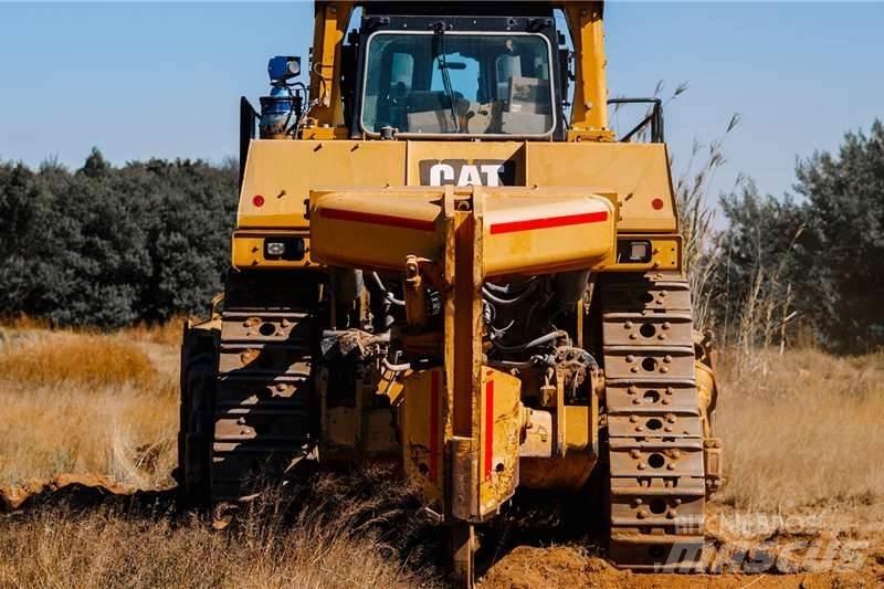 CAT D10T Buldozer sobre oruga