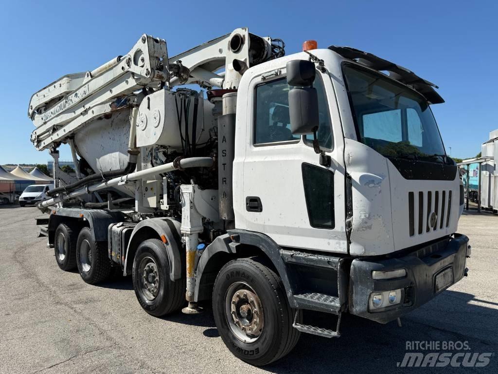 Astra Betonpompa Camiones hormigonera