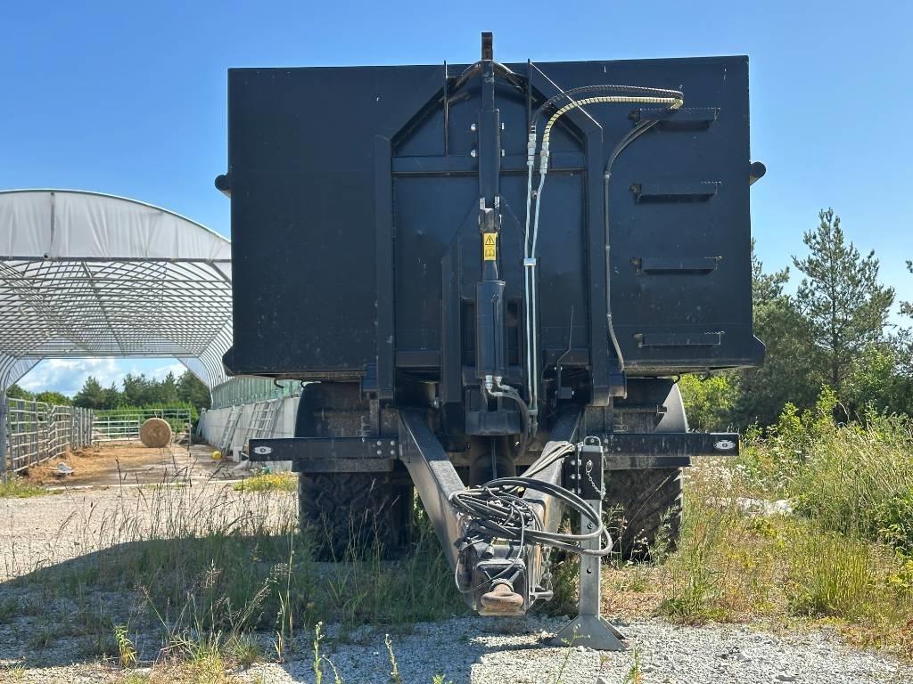 Palmse Trailer 117 remolques con gancho elevador
