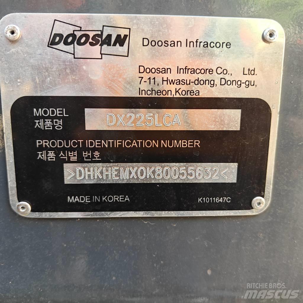 Doosan DX 225 LCA Excavadoras de cadenas