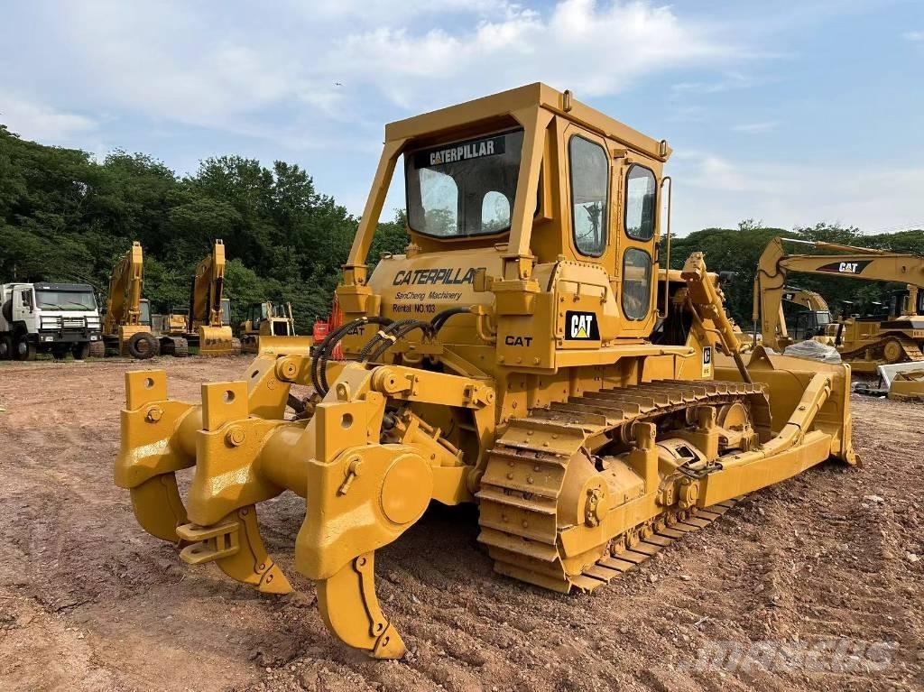 CAT D7G Buldozer sobre oruga