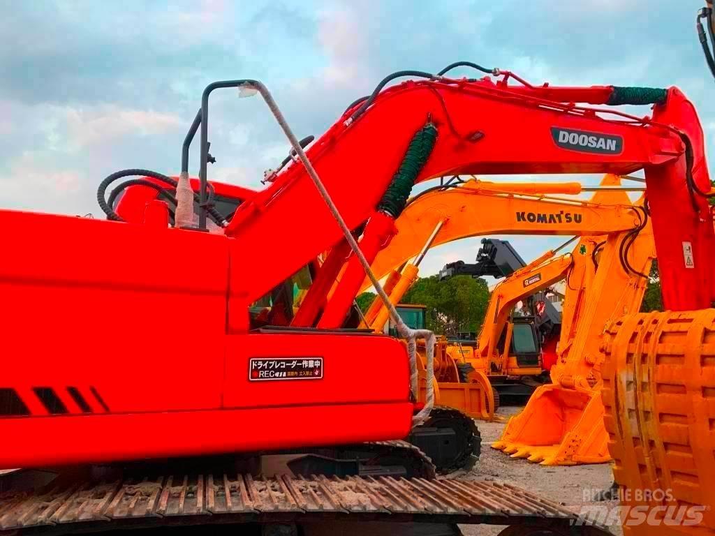Doosan DX 225 LC Excavadoras de cadenas