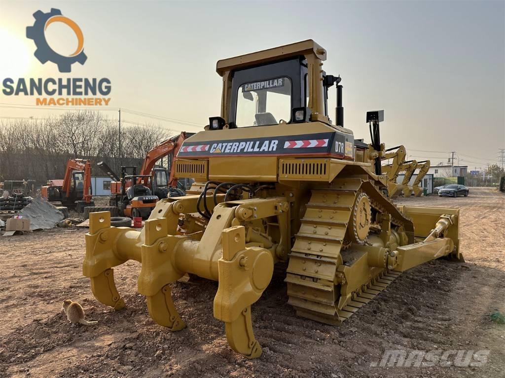 CAT D7R Buldozer sobre oruga