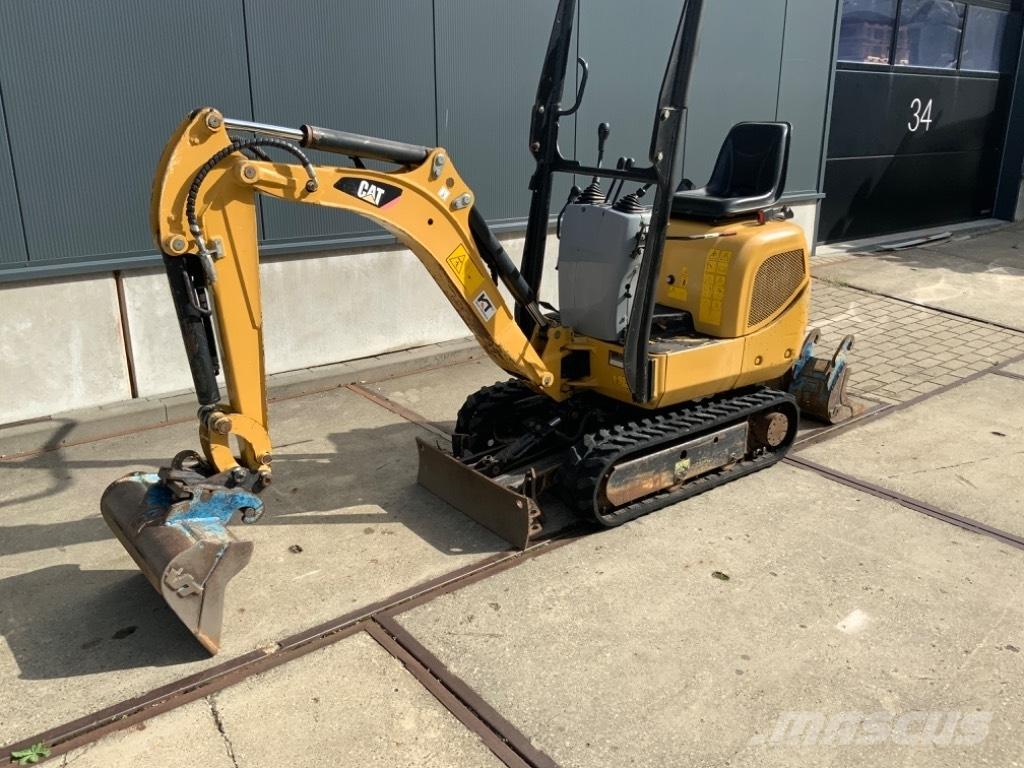 CAT 300.9 D Mini excavadoras < 7t