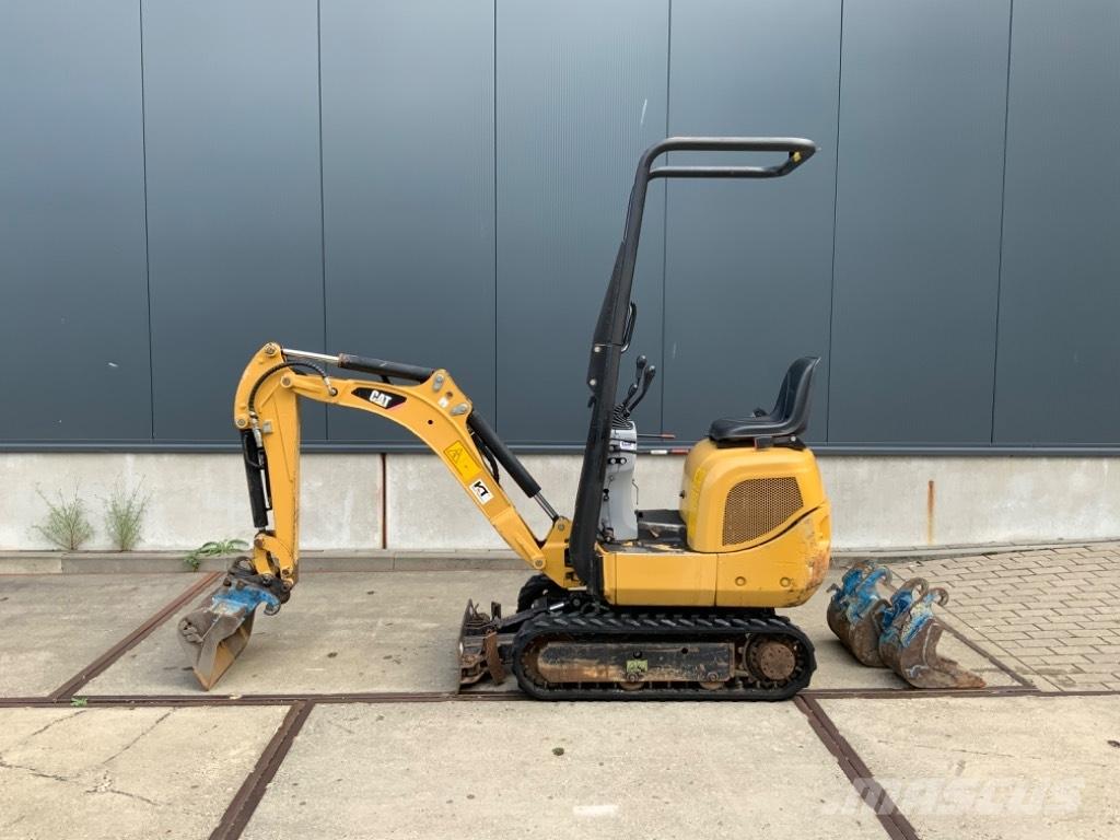 CAT 300.9 D Mini excavadoras < 7t