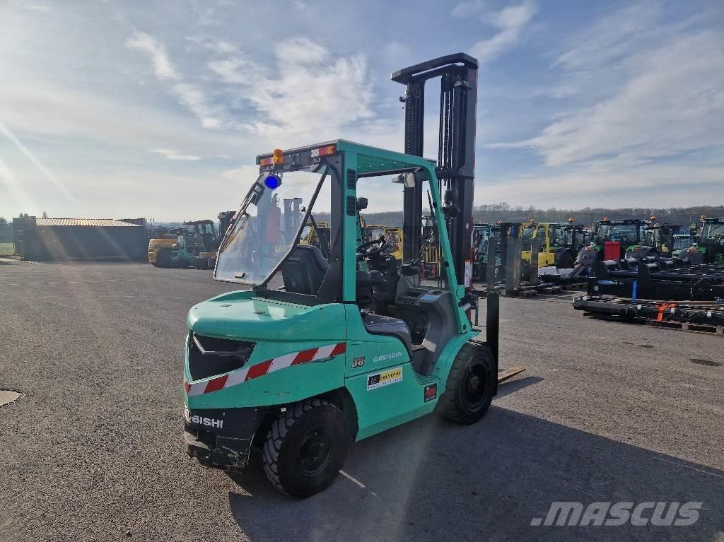 Mitsubishi FD30N Carretillas retráctiles