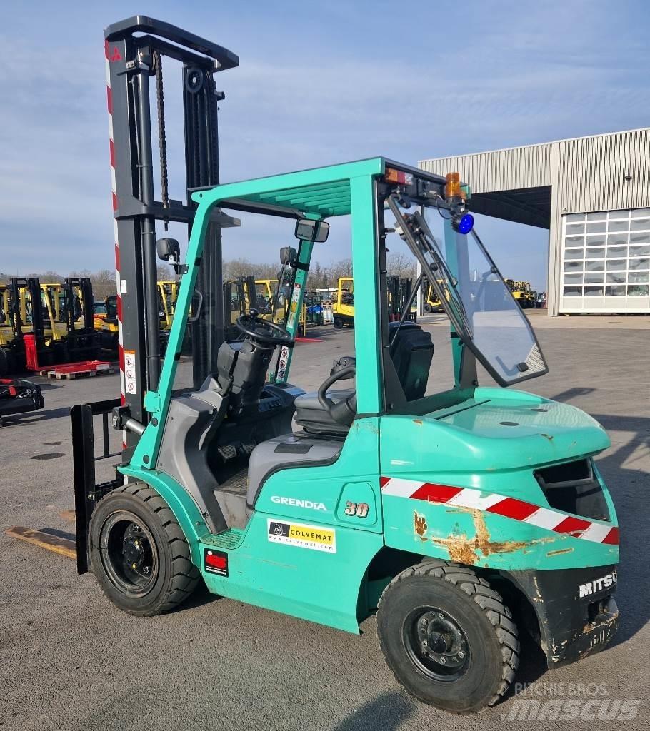 Mitsubishi FD30N Carretillas retráctiles