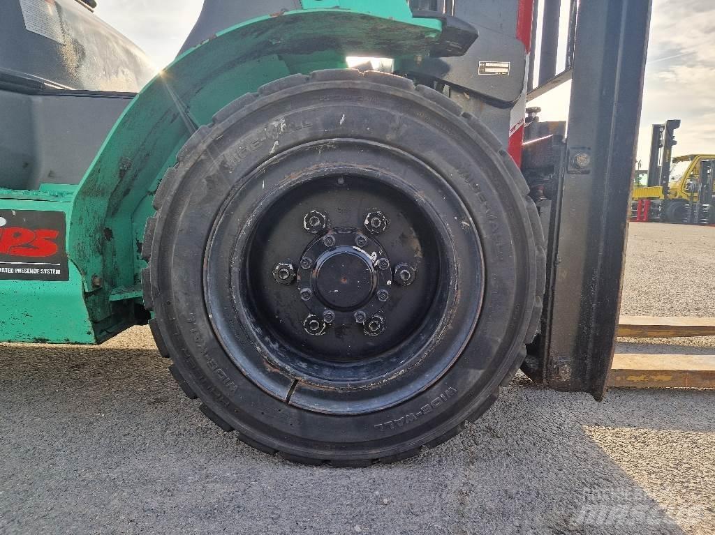 Mitsubishi FD30N Carretillas retráctiles
