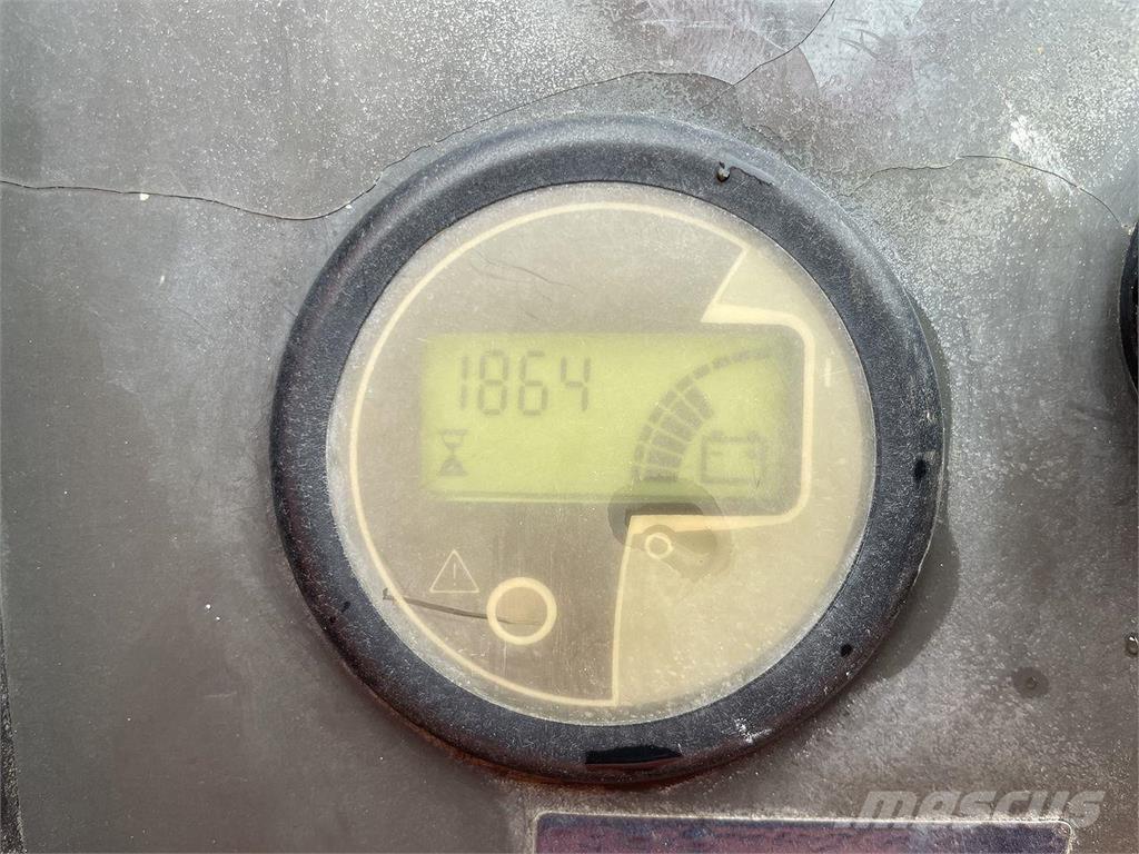 JLG 800AJ Plataforma de trabajo articulada