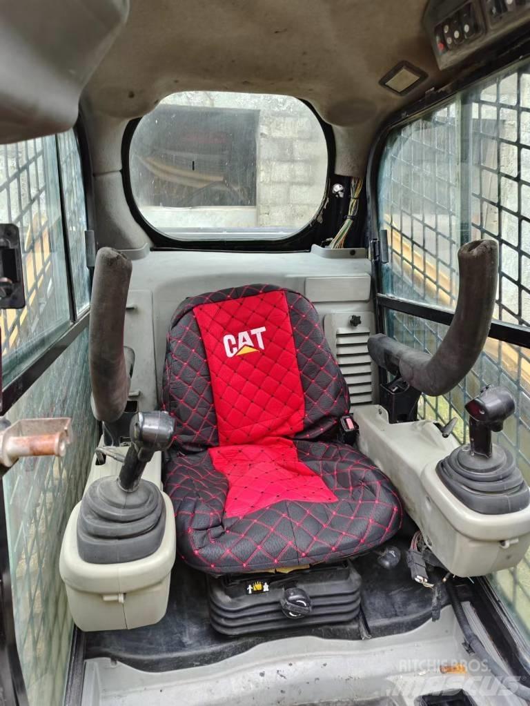 CAT 246C Minicargadoras
