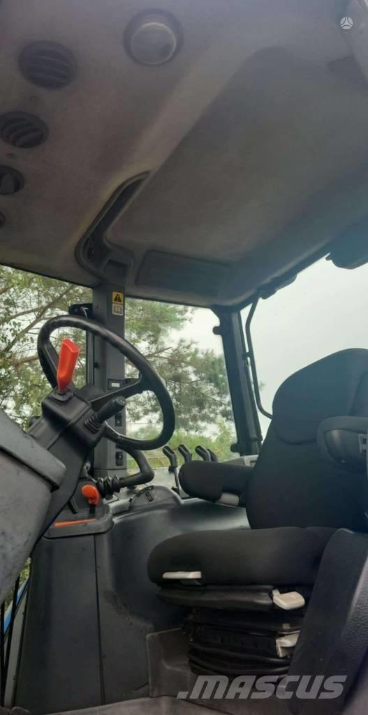 New Holland TM 150 Tractores