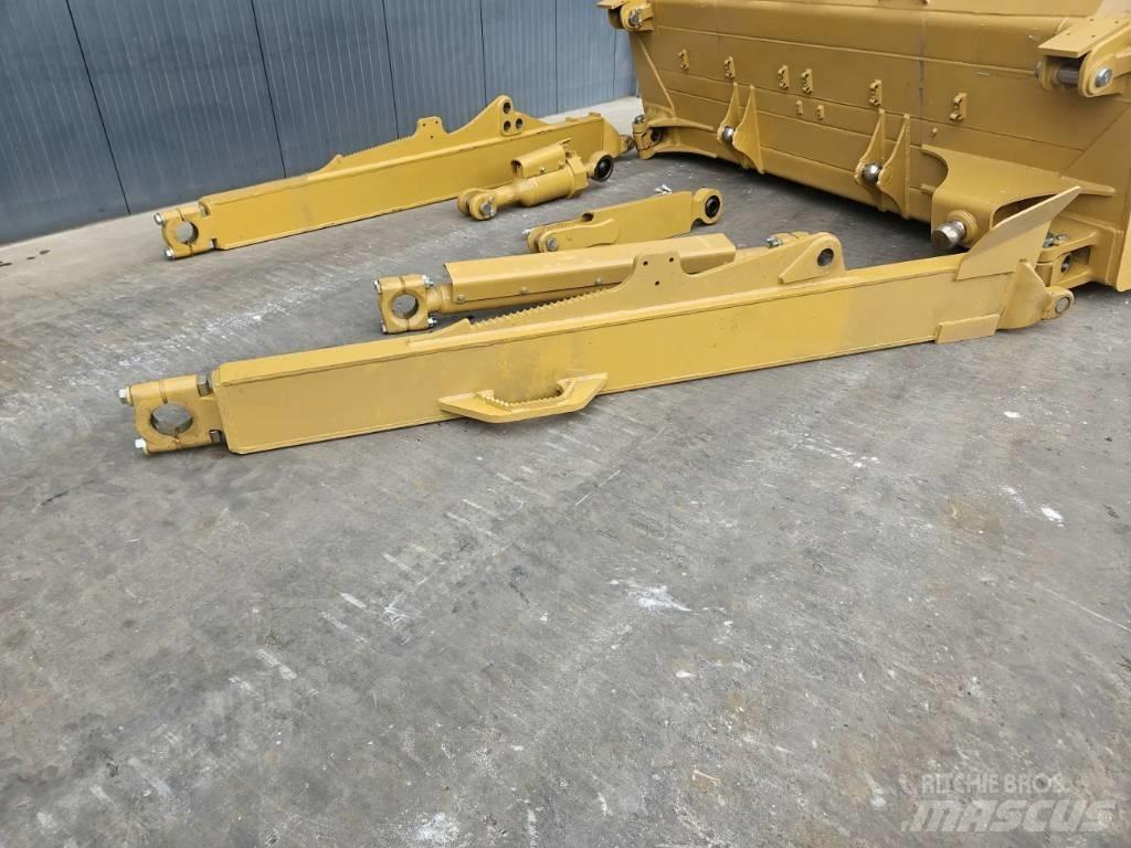 CAT D8T Cuchillas