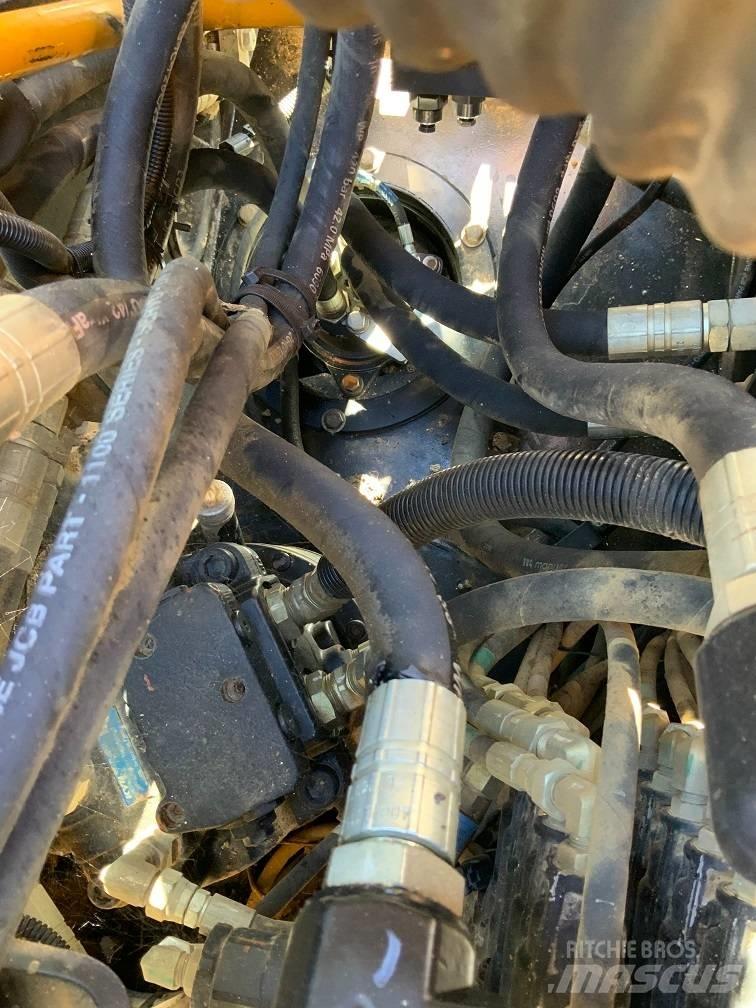 JCB JS 130 LC Excavadoras de cadenas
