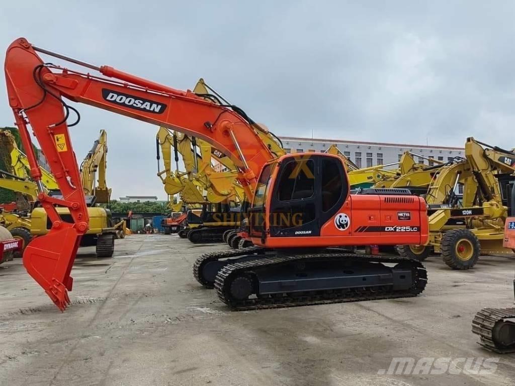 Doosan DX 225 LC Excavadoras de cadenas