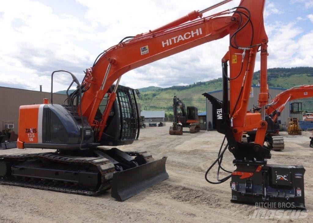 Hitachi ZX 135 US-3 Excavadoras de cadenas