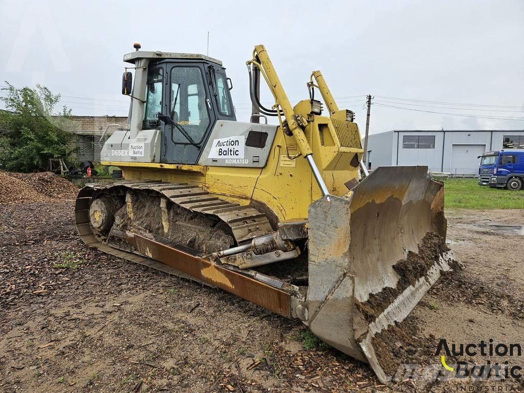 Komatsu D65EX-12 Buldozer sobre oruga