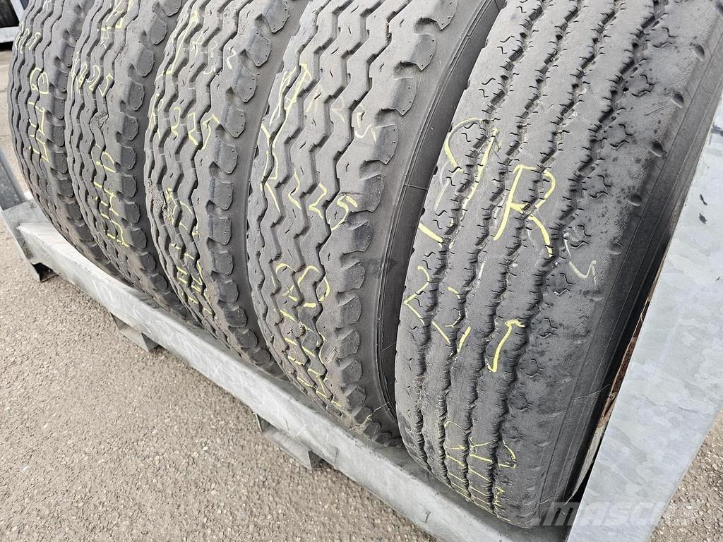 Uniroyal 9 R 22.5 Semirremolques chasis