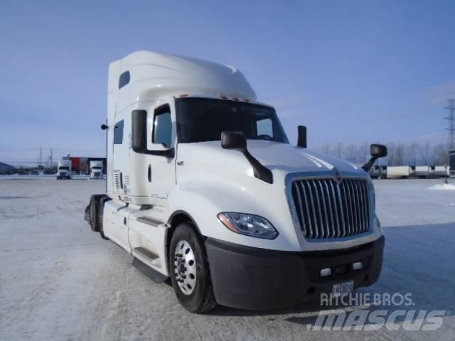 International LT 625 Cabezas tractoras