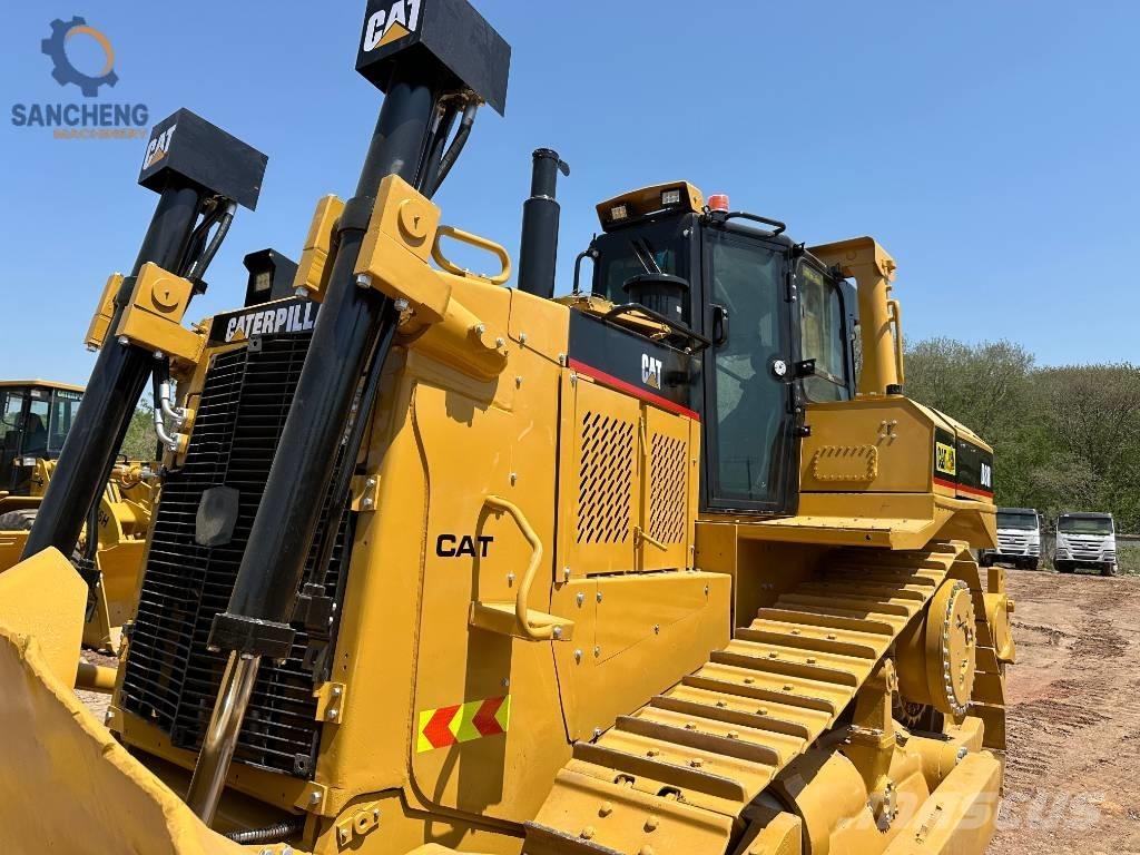 CAT D8R Buldozer sobre oruga