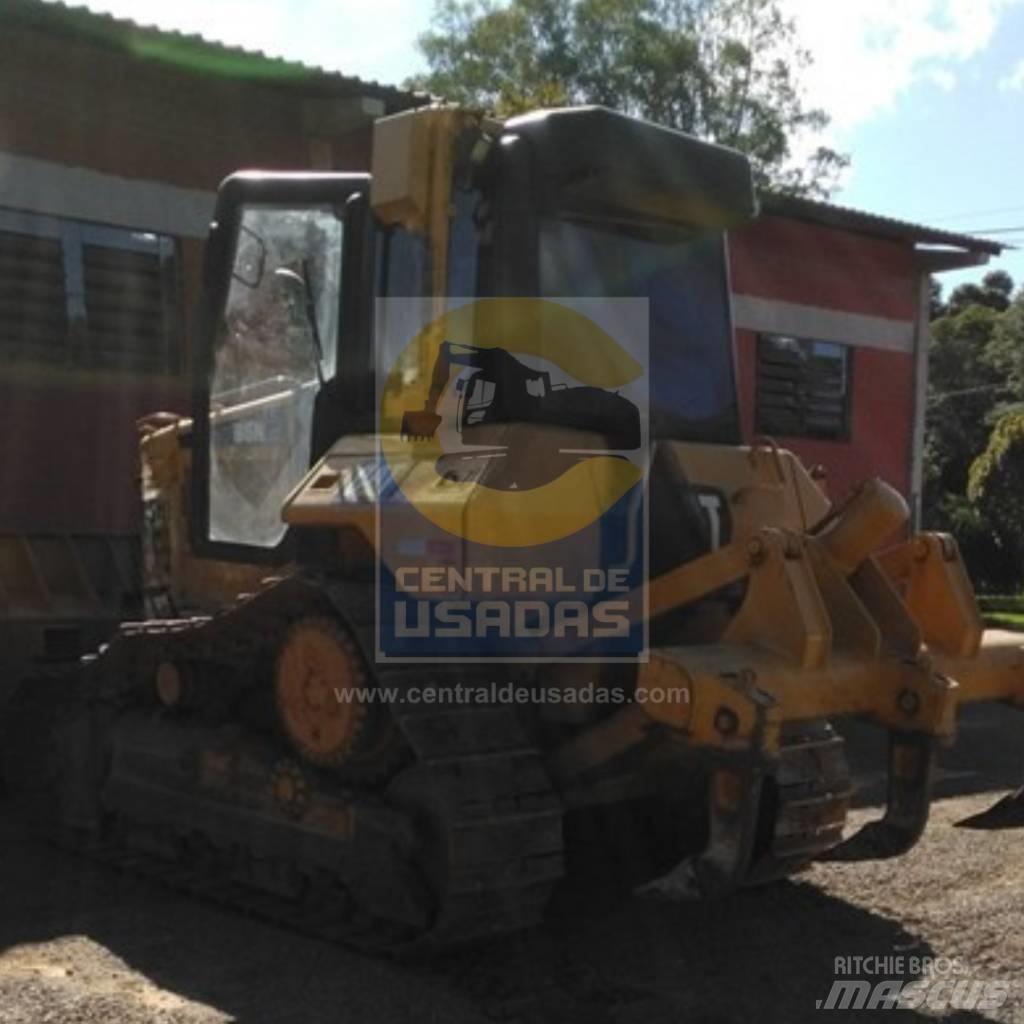 CAT D 6 N XL Buldozer sobre oruga