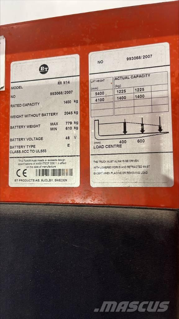 BT RR M 14 Carretillas retráctiles
