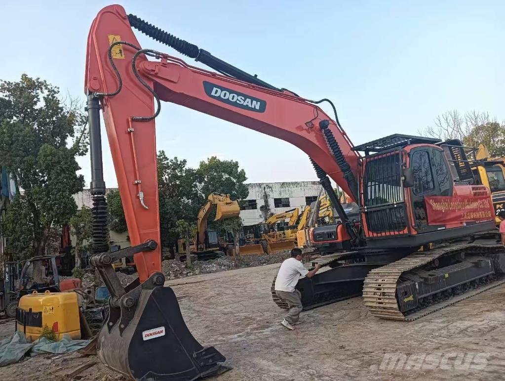 Doosan DX 225 LC Excavadoras de cadenas