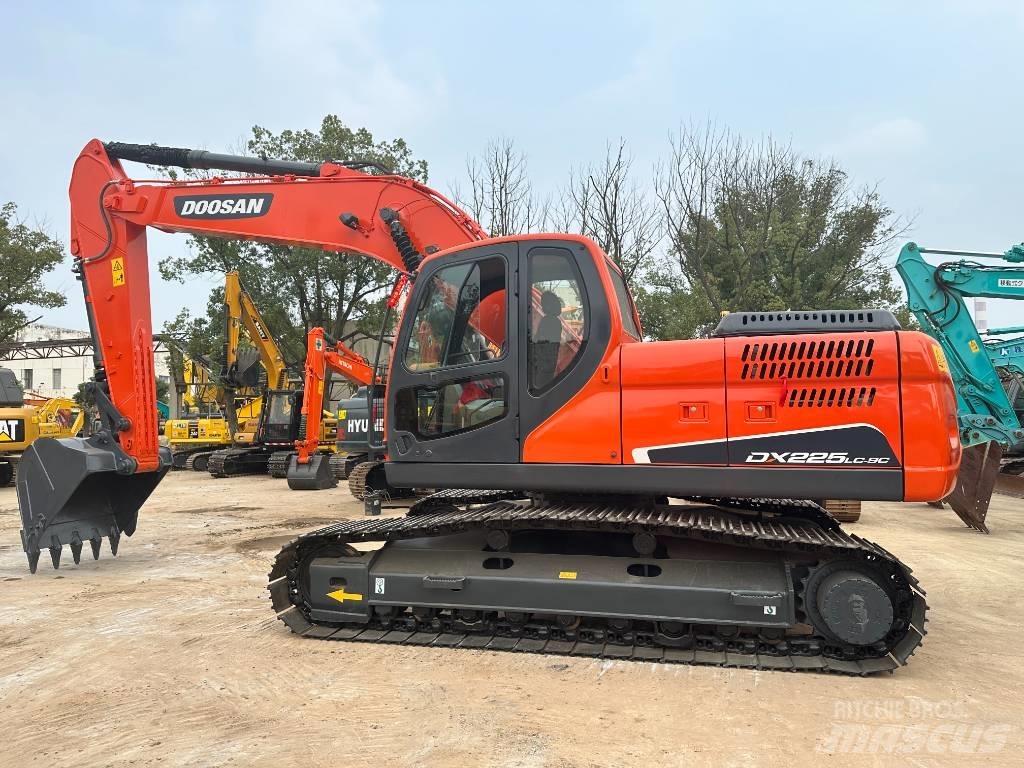 Doosan DX 225 LC-9 Excavadoras de cadenas