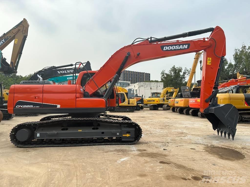 Doosan DX 225 LC-9 Excavadoras de cadenas