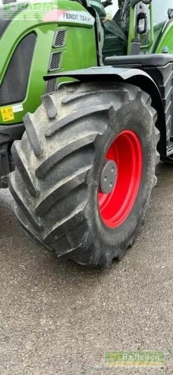 Fendt 724 vario Tractores