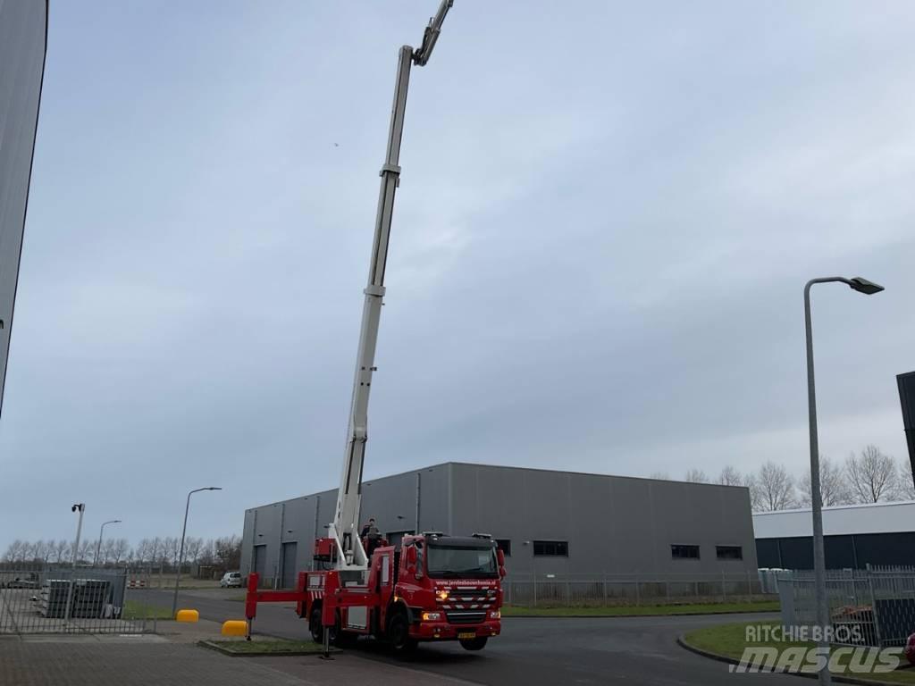 DAF 75 FAN CF Plataformas sobre camión