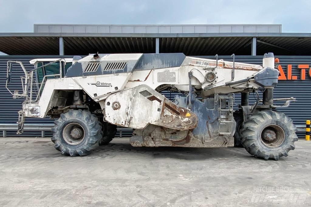 Wirtgen WR 240 Equipos para la estabilización de suelos y reciclaje de asfalto