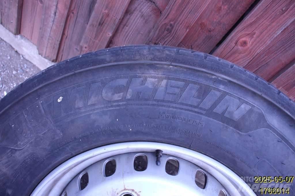 Michelin X MULTI Neumáticos, ruedas y llantas