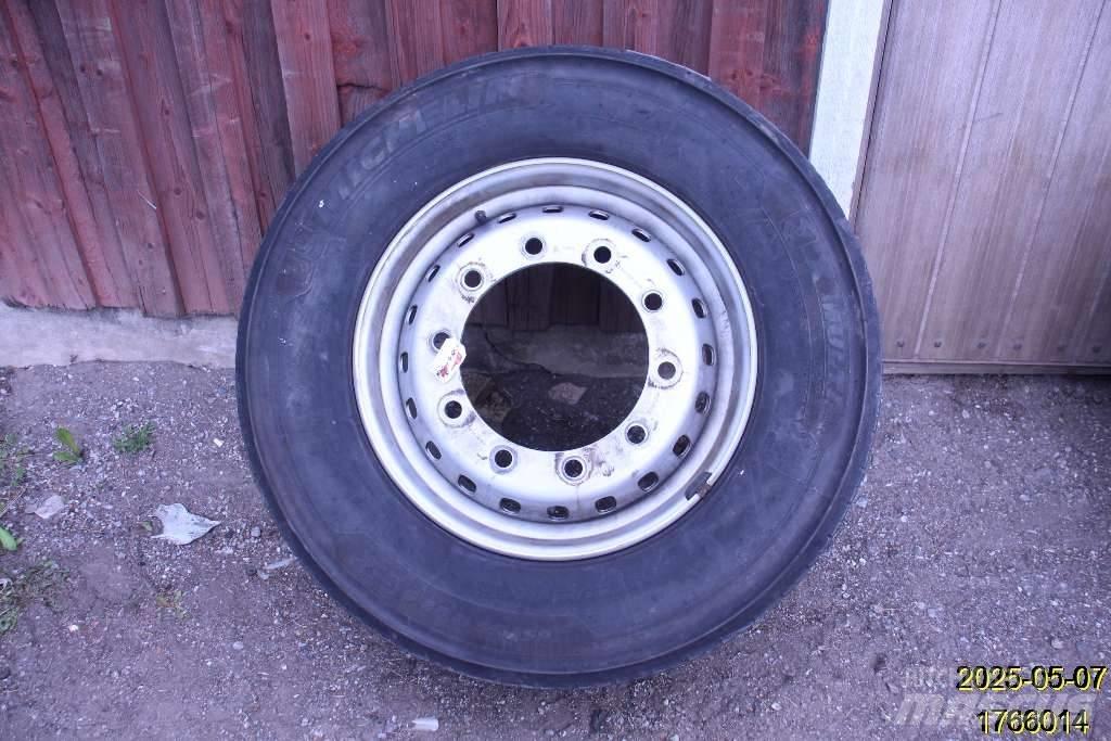 Michelin X MULTI Neumáticos, ruedas y llantas