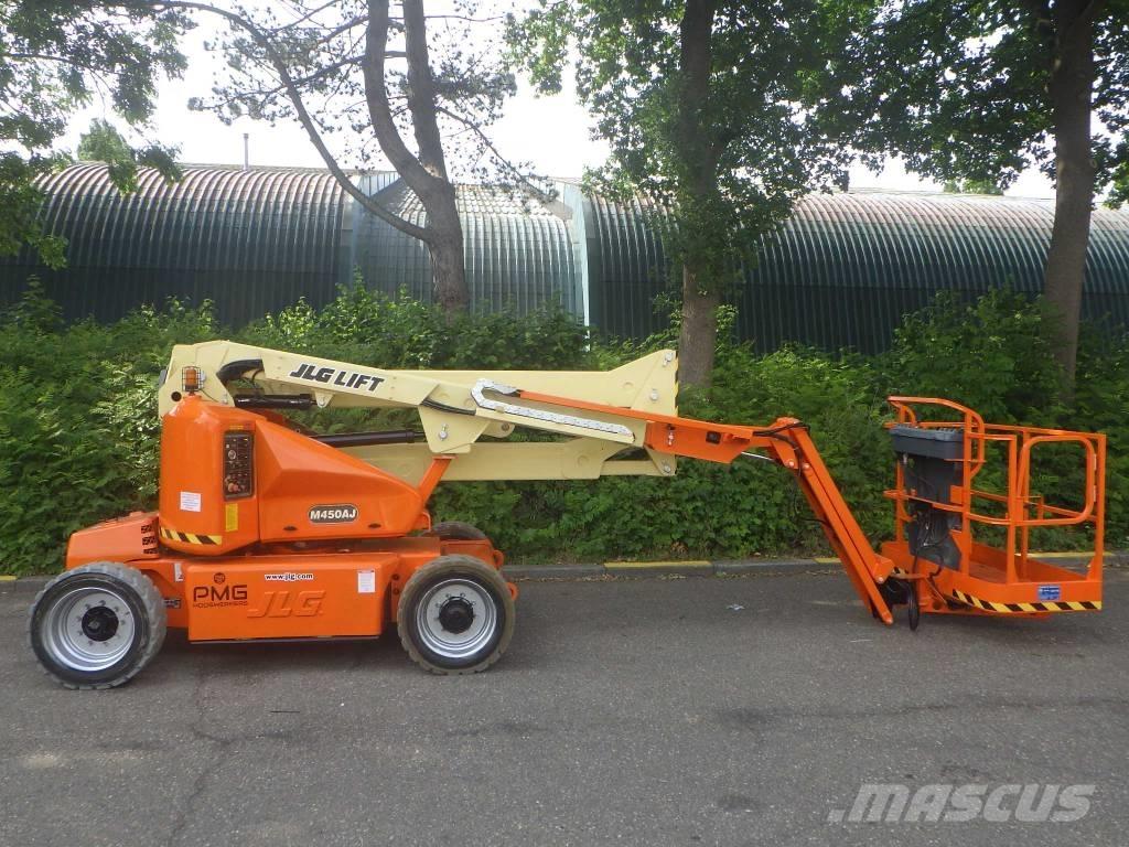 JLG M450AJ Plataforma de trabajo articulada