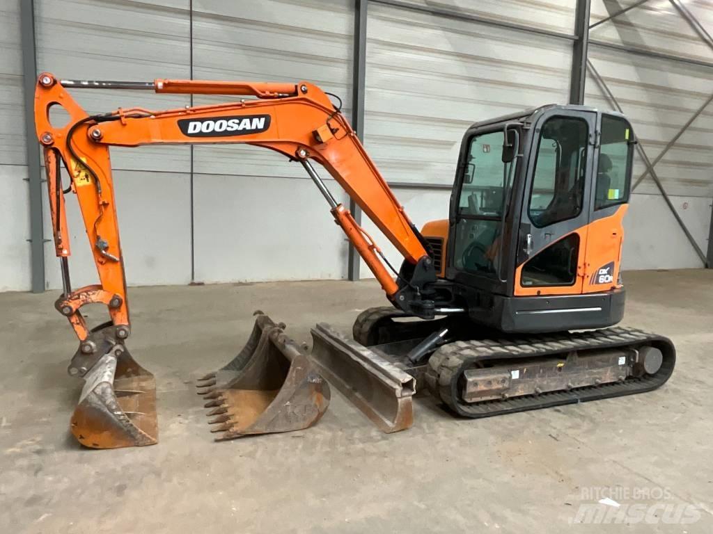 Doosan DX 60 R Mini excavadoras < 7t