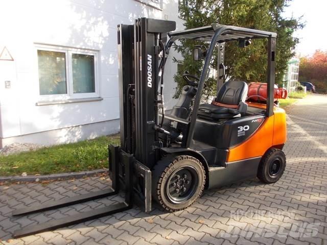 Doosan G 30 E Carretillas LPG
