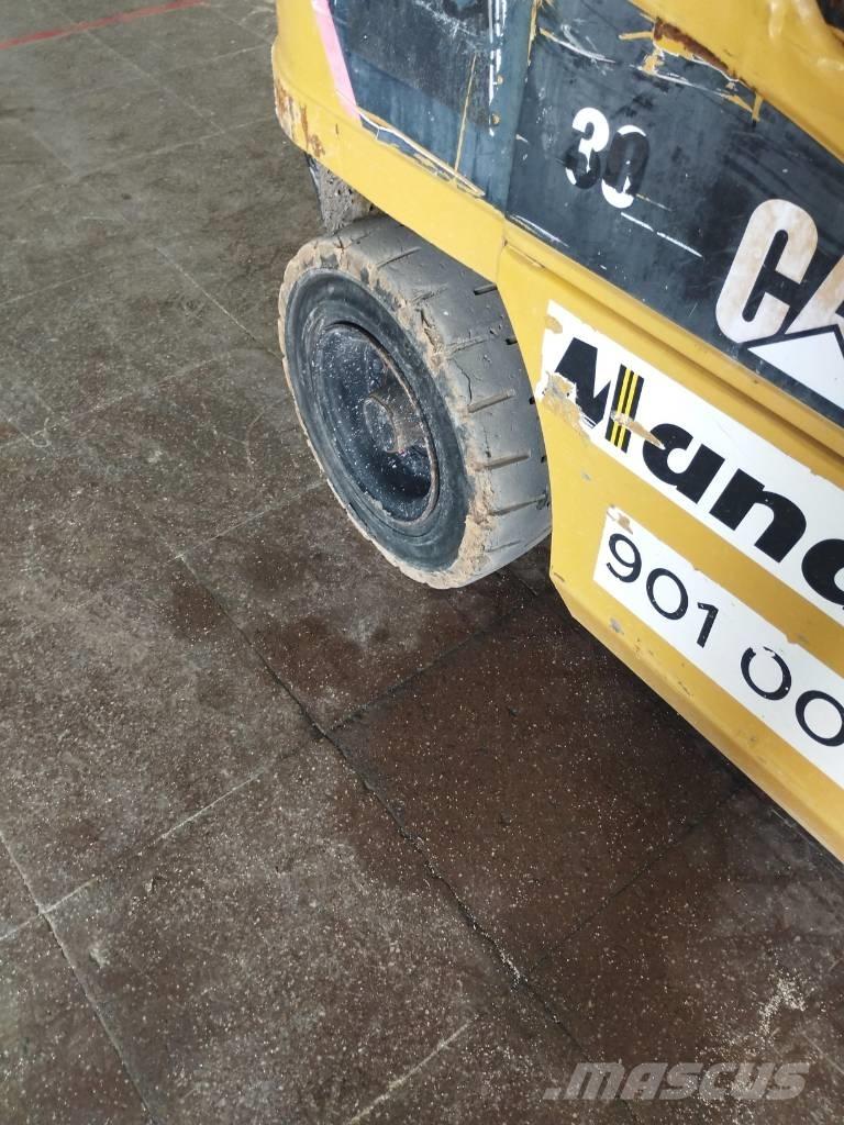 CAT DP 30 NT Carretillas diesel