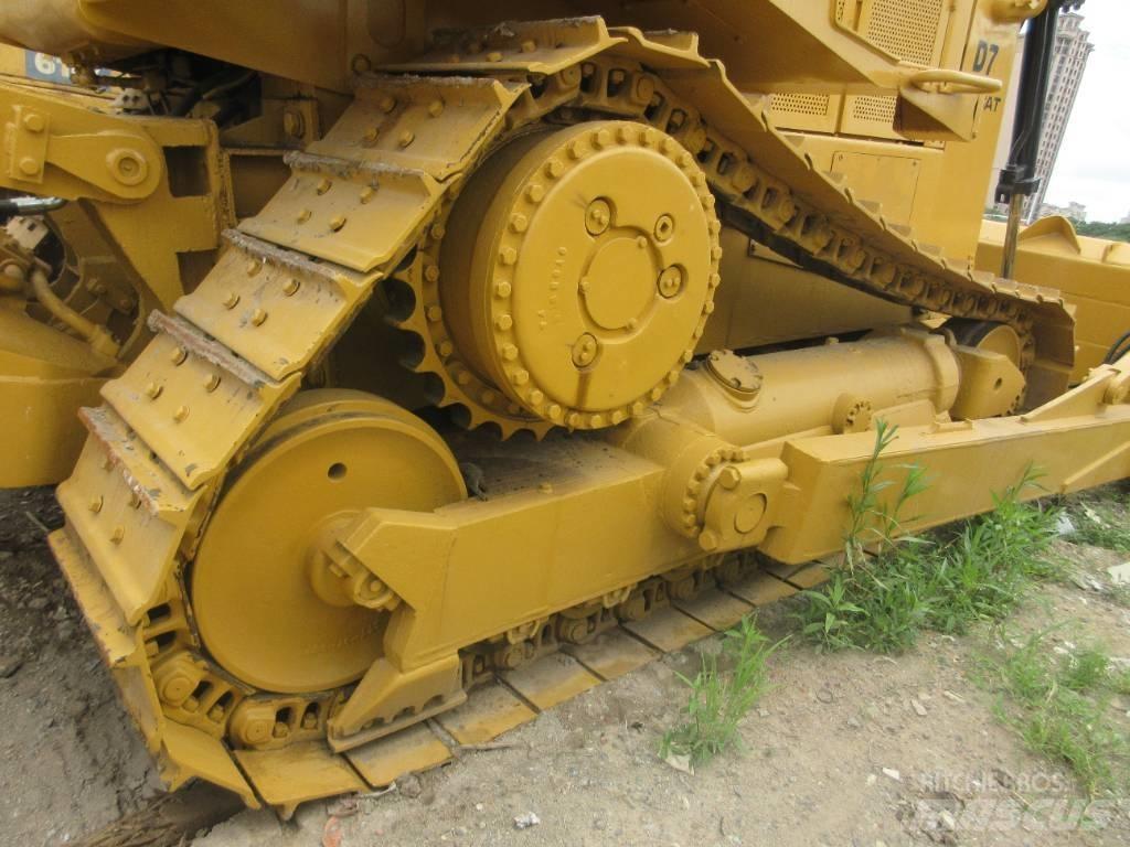 CAT D 7 H Buldozer sobre oruga