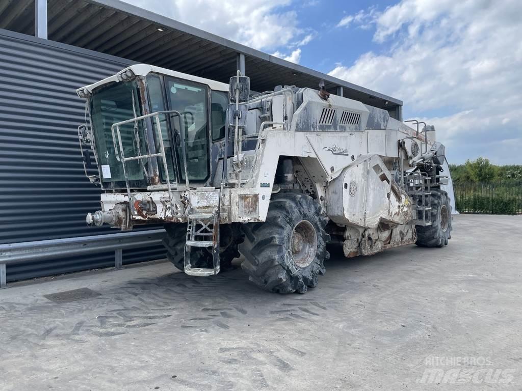 Wirtgen WR 240I Equipos para la estabilización de suelos y reciclaje de asfalto
