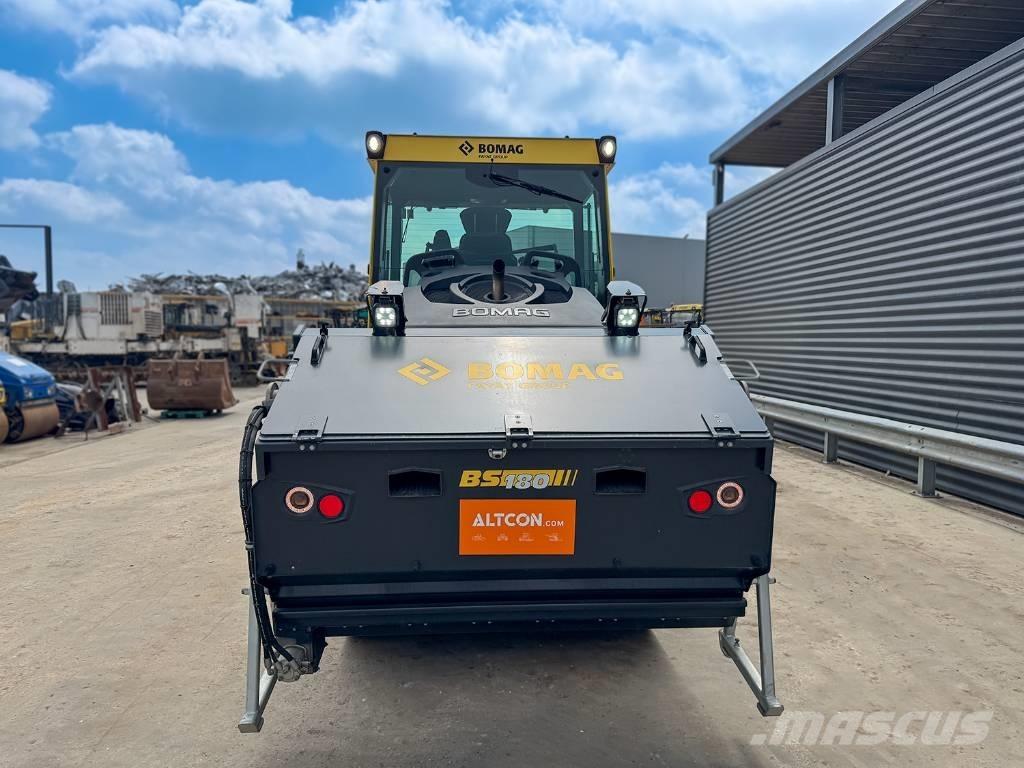 Bomag BW 174 AP-4V Rodillos de doble tambor