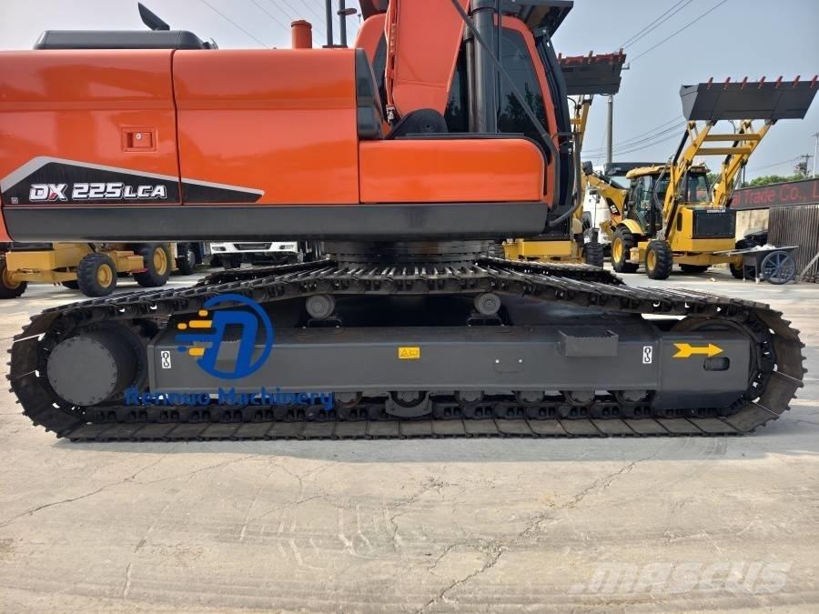 Doosan DX 225 LCA Excavadoras de cadenas