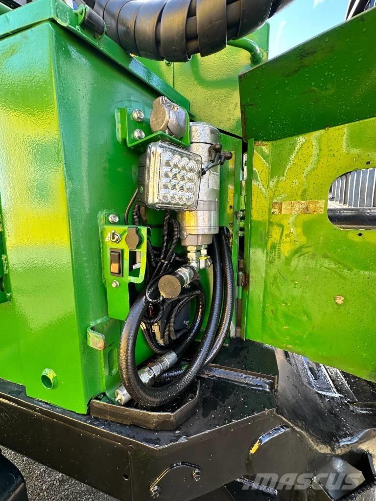 John Deere 810 E Autocargadoras