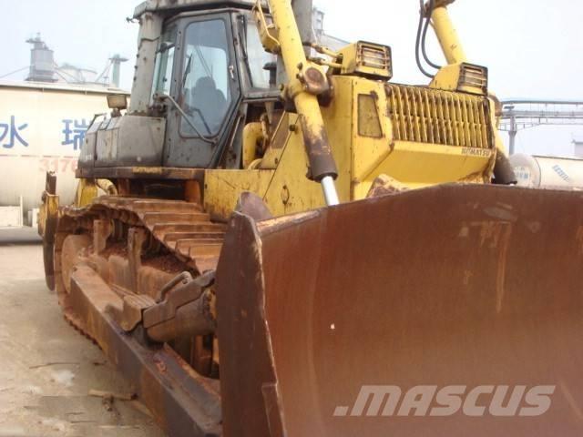 Komatsu d155a-2 Buldozer sobre oruga