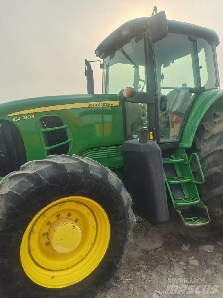 John Deere 6J-2104 Tractores