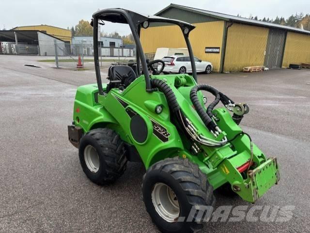 Avant 528 Tractores