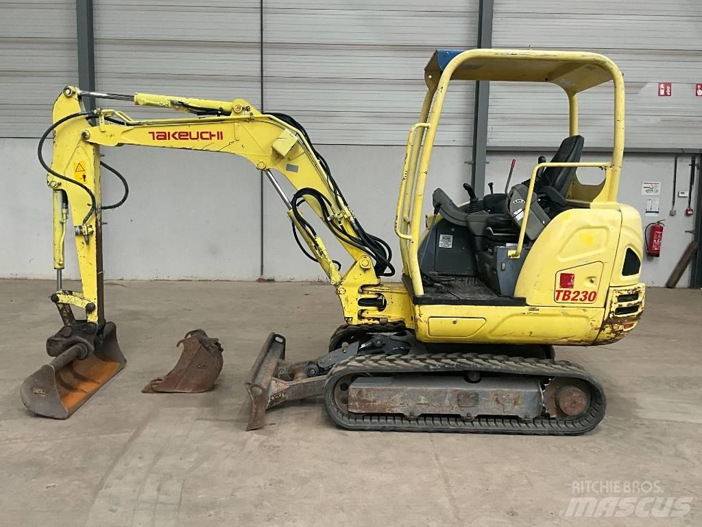 Takeuchi TB 230 Mini excavadoras < 7t