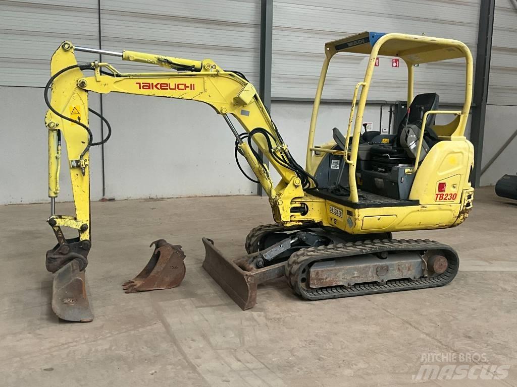 Takeuchi TB 230 Mini excavadoras < 7t